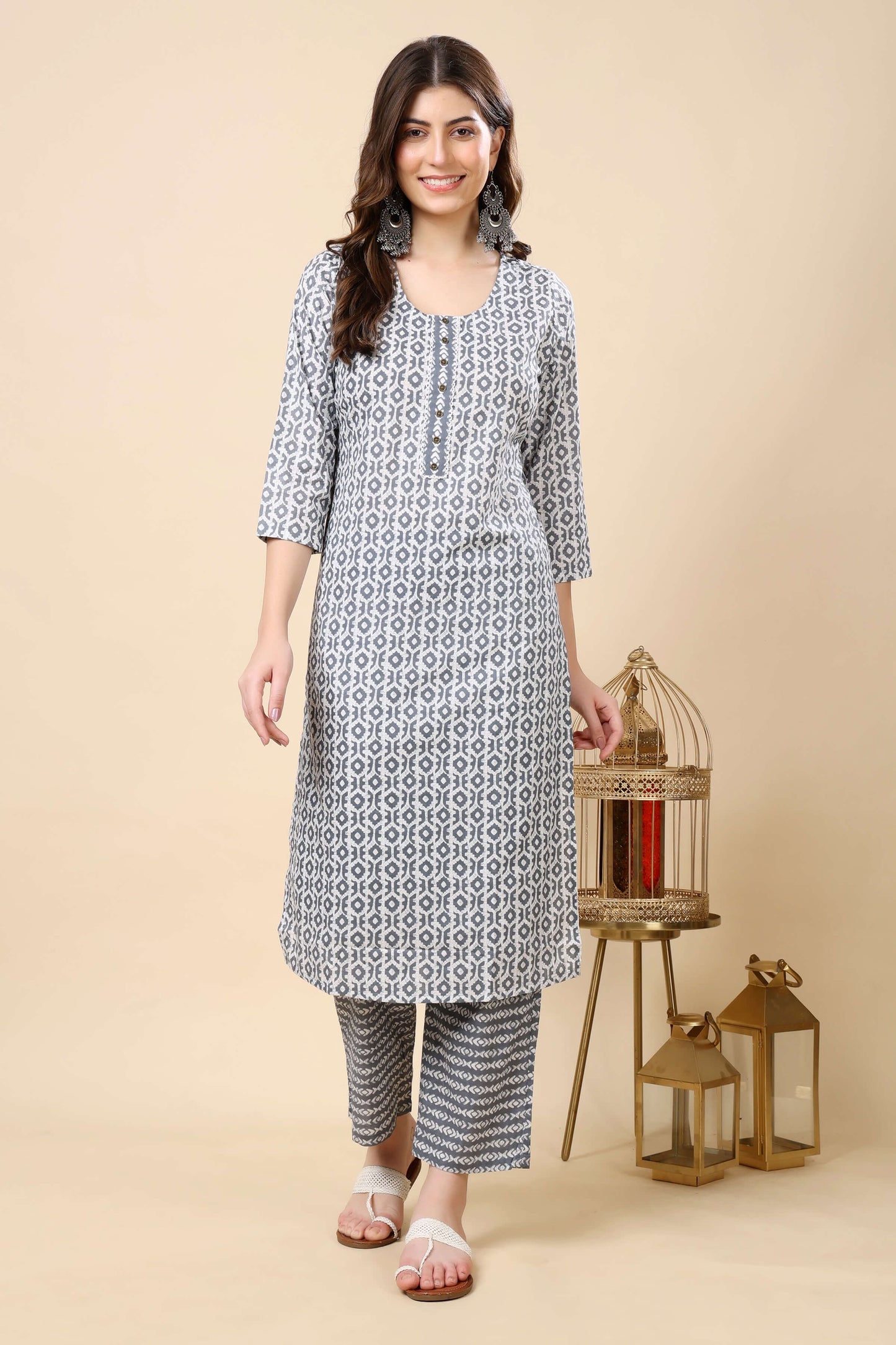 Model wearing Rabric premium cotton kurti pant set