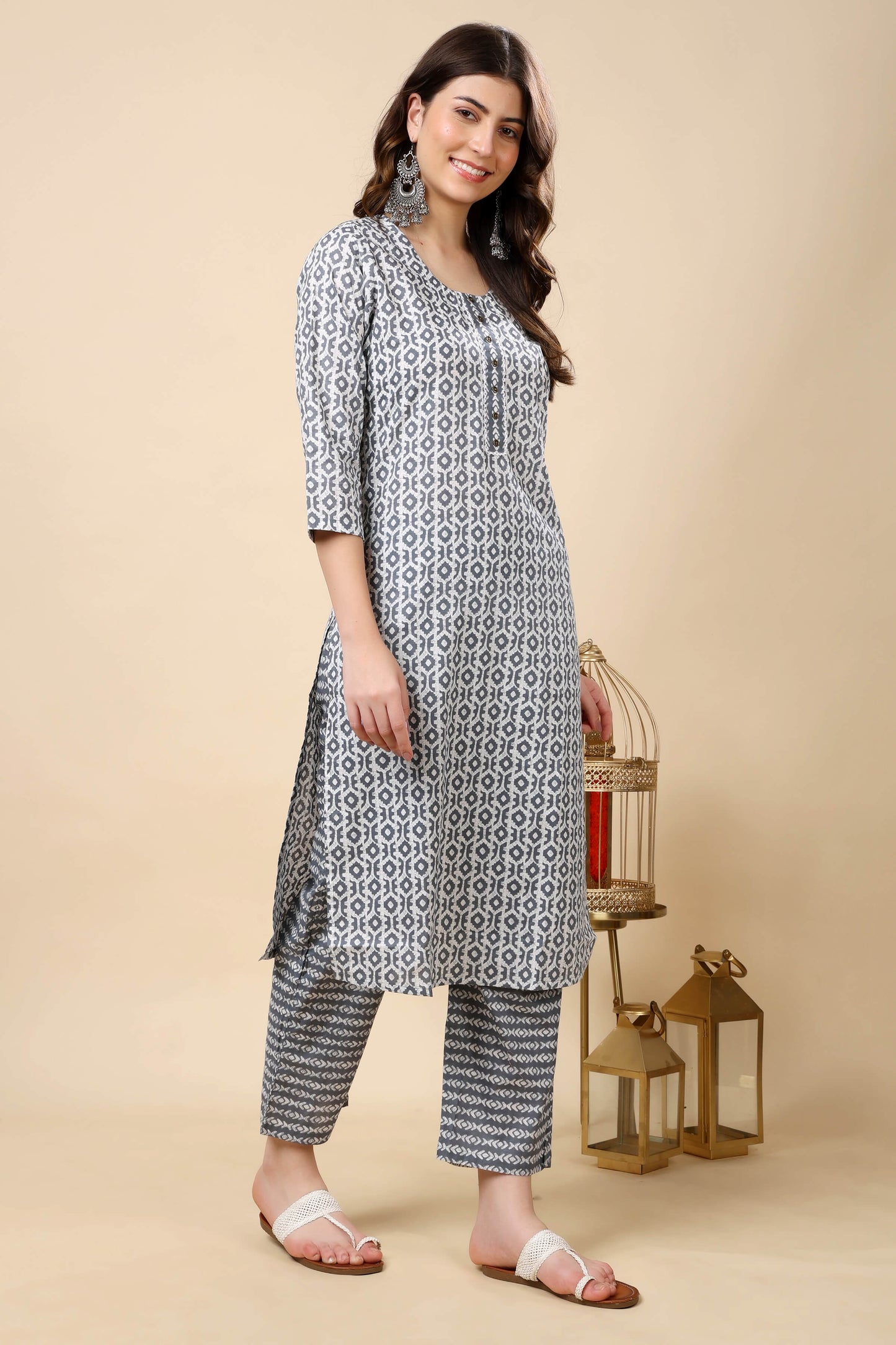 Elegant grey printed kurta and pant set side view