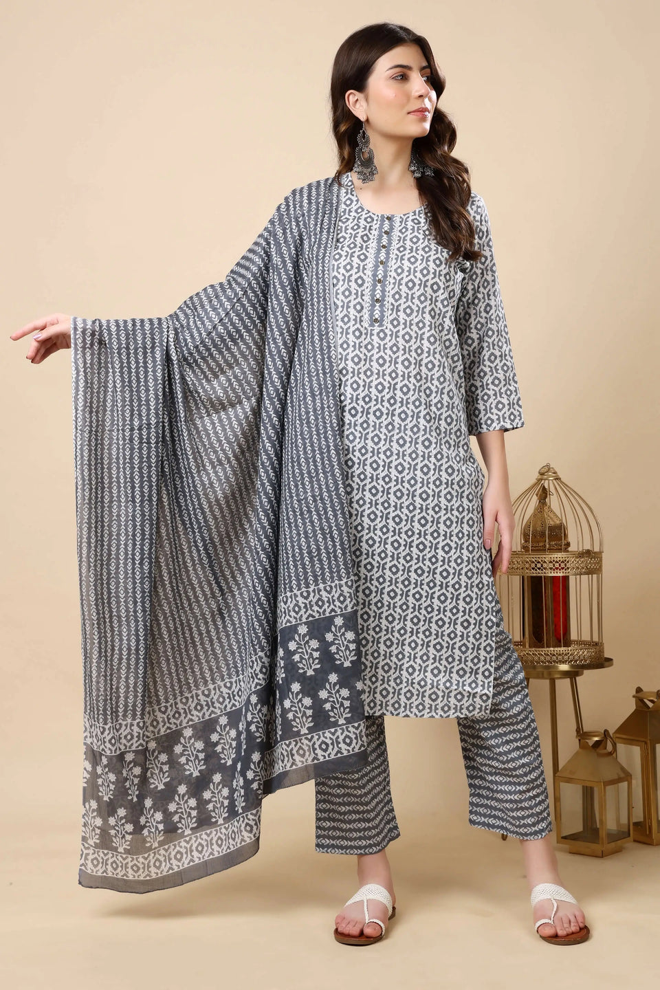 Lifestyle image of Rabric grey cotton kurti and pant set with dupatta