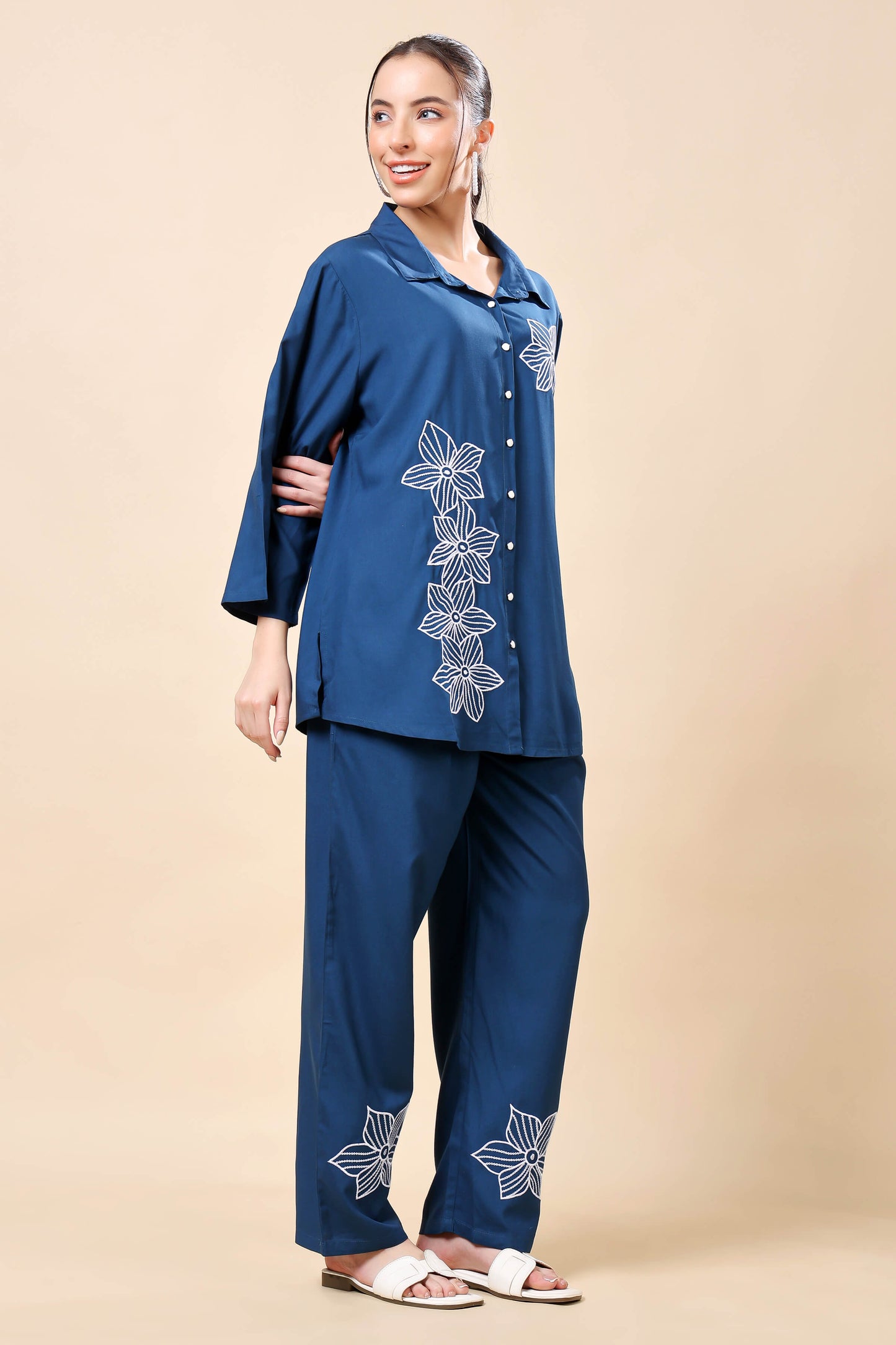 Side pocket detail on Rabric premium rayon navy blue trousers