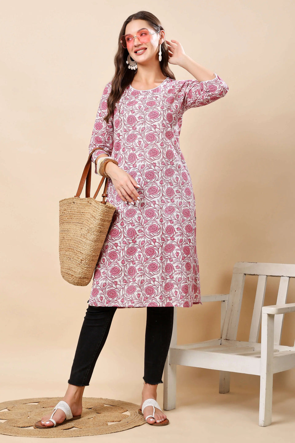 Round neck lace detailing on Rabric pink cotton kurti