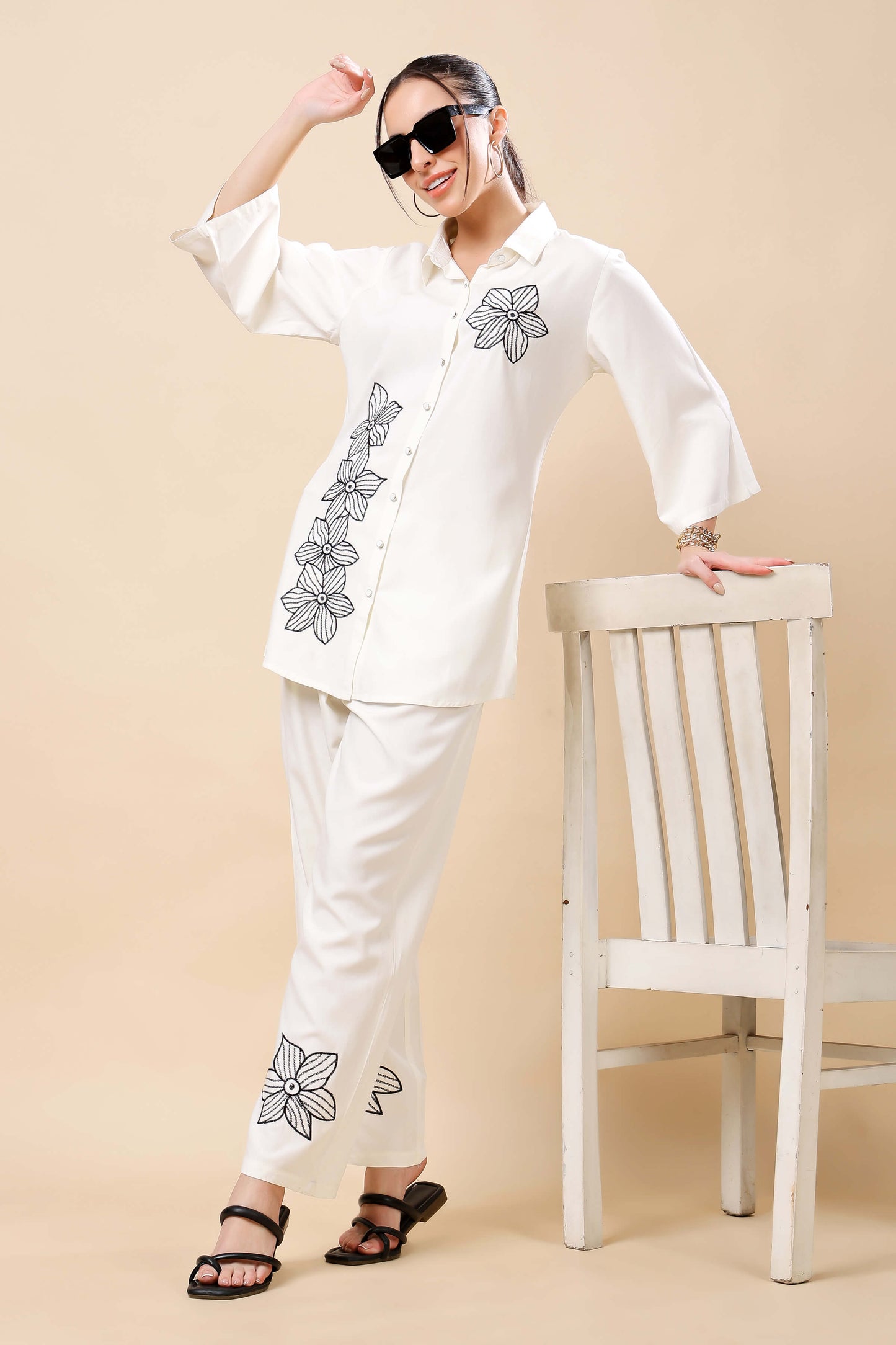 Side pocket detail on Rabric premium rayon white trousers