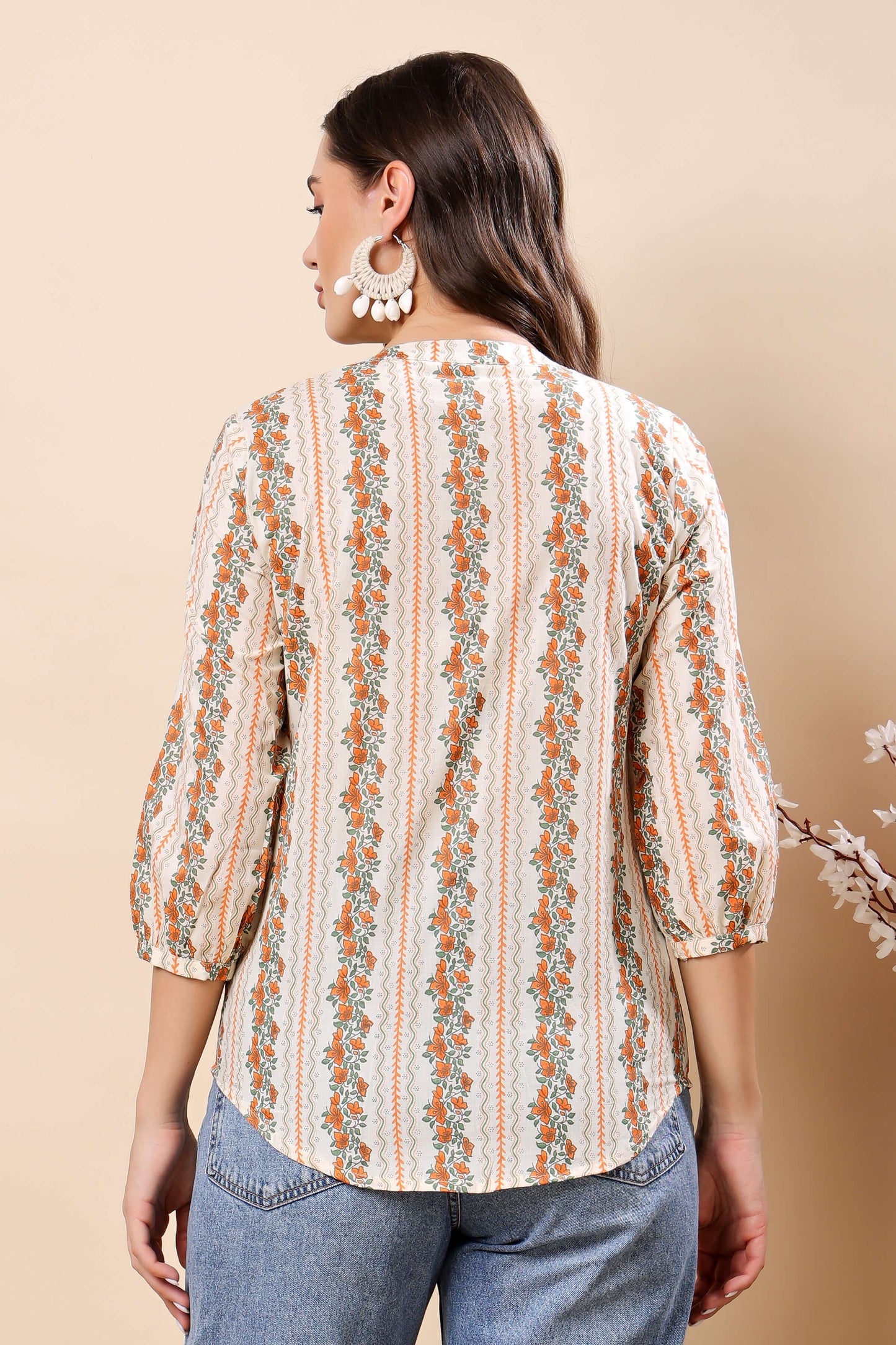 Casual short cotton top for women with floral design in orange and green