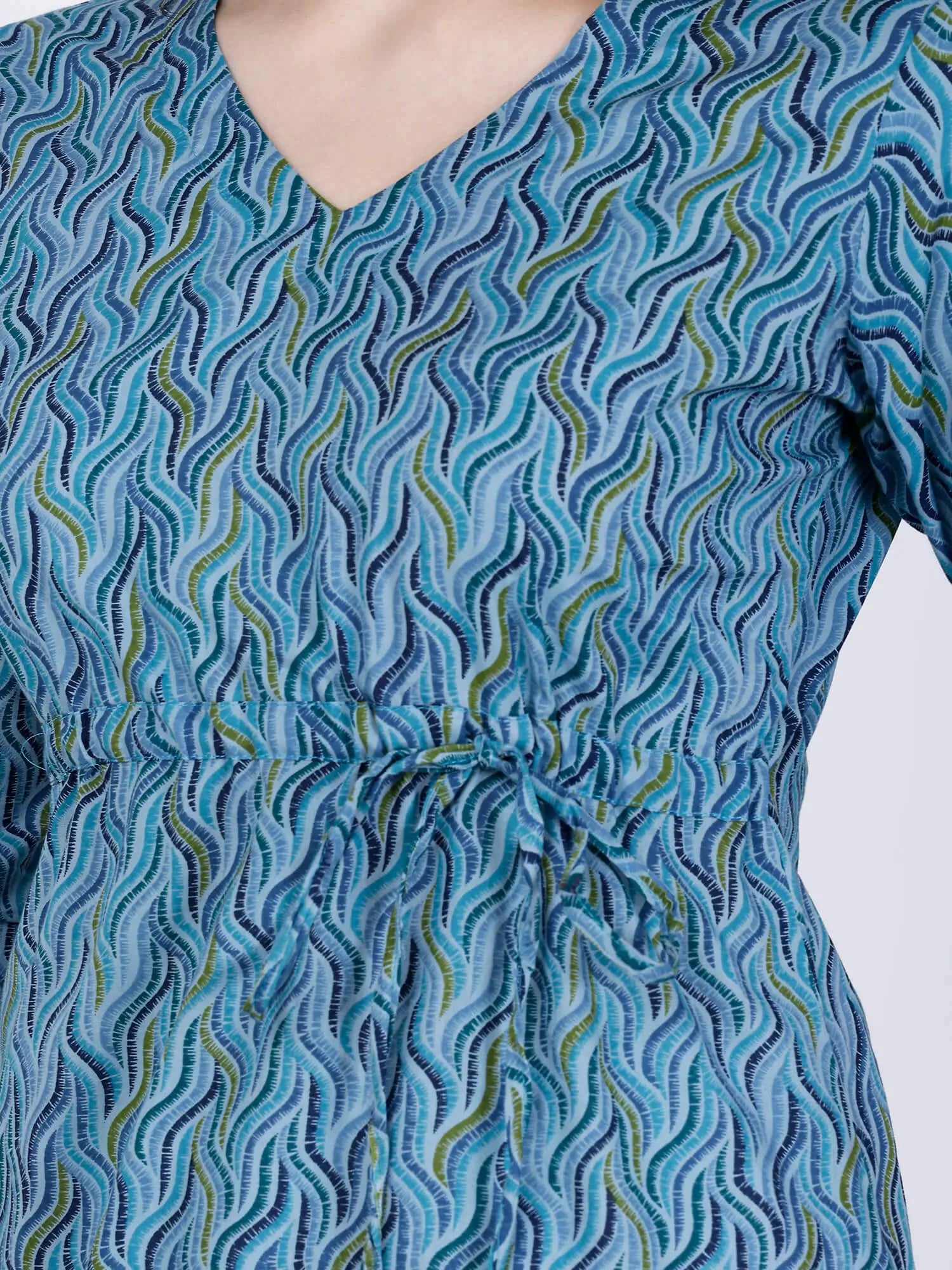 Close-up of V-neck design on Blue Wave Print Cotton Kurti