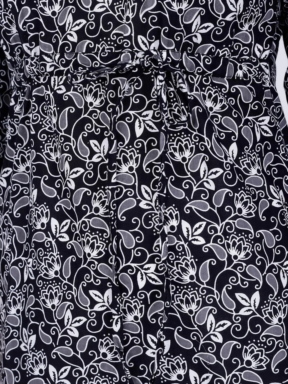 Close-up of V-neck design on Premium Floral Cotton Short Kurti