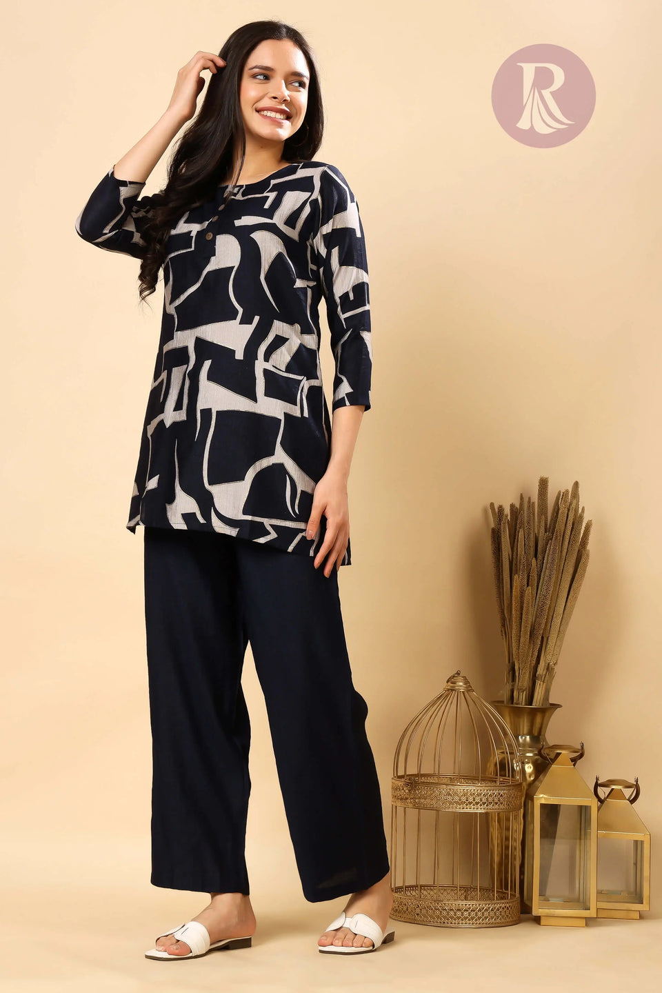 Women’s collar button-down top in navy vertican silk by Rabric