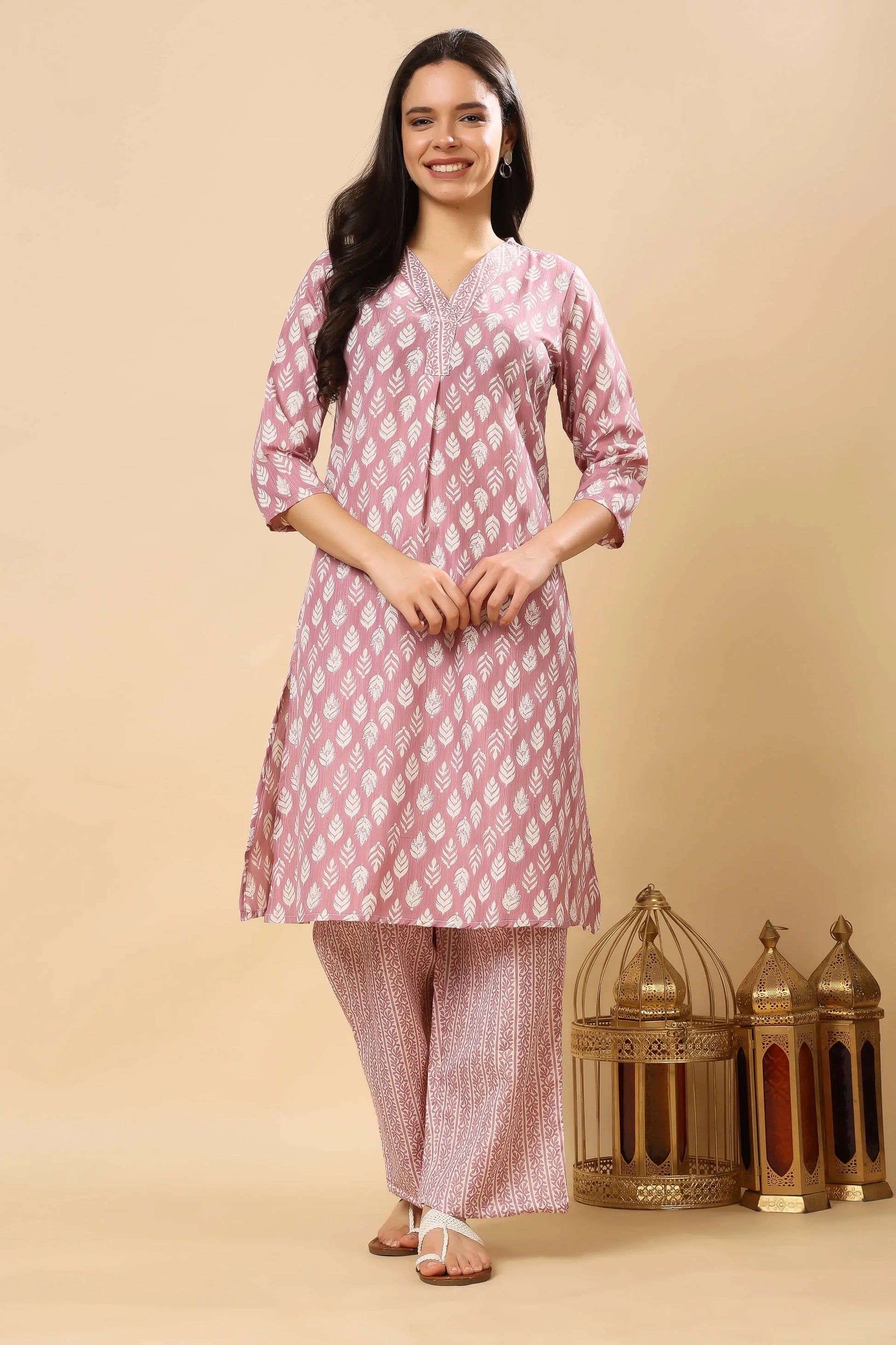 Pink cotton slub kurta pant set for women with V-neck thread work by Rabric