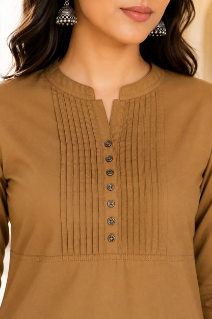 Close up neck design of Rabric brown popline cotton kurti featuring pintuck detailing and stylish button placket