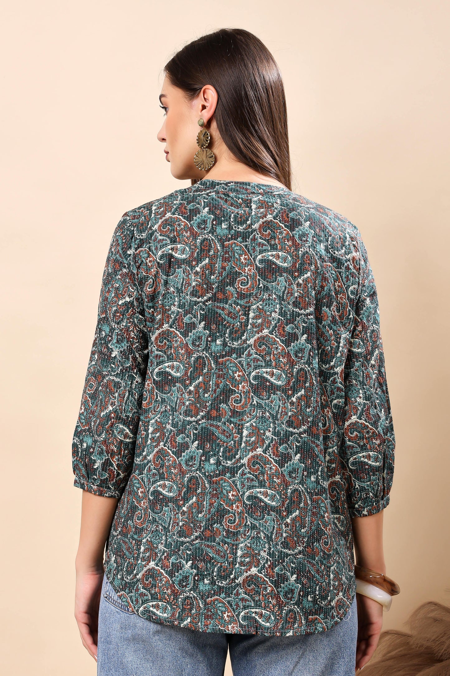Rabric women’s button-down short top – back design