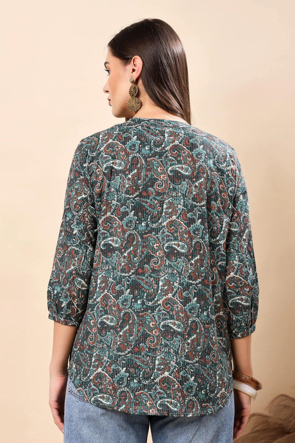 Rabric women’s button-down short top – back design