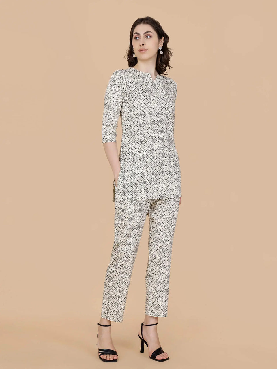 Side pocket design on pant of Rabric Rayon Co-ord Set