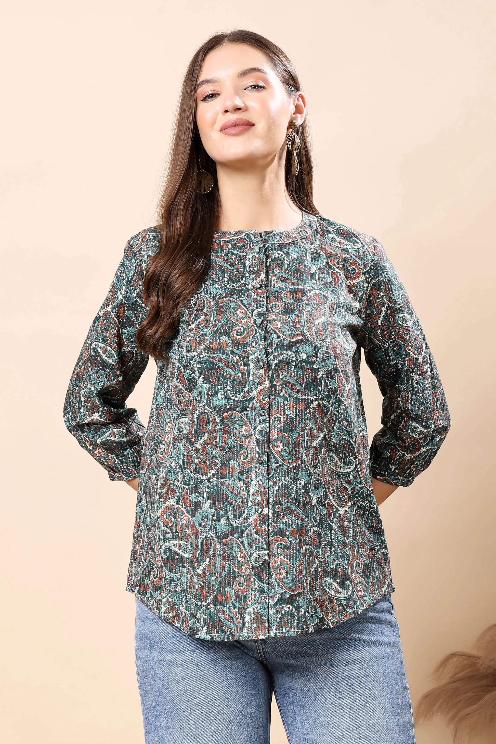 Detailed view of Rabric premium short top with buttons