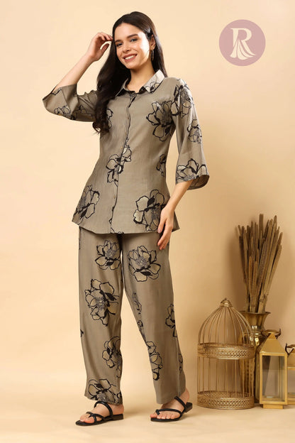 Comfortable Vertican Fabric Pants with Pocket - Rabric Co-ord Set