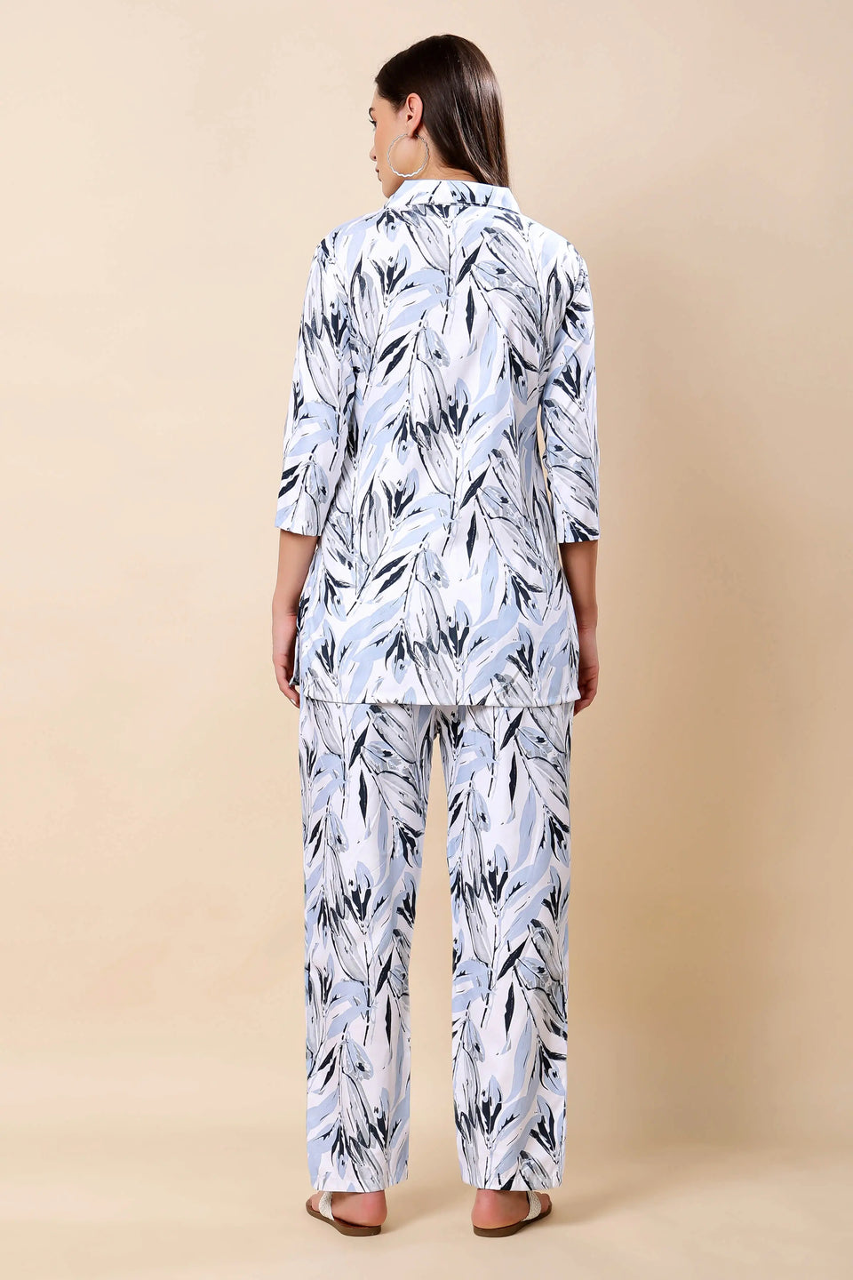 Collar and Button Detail of Rabric Glace Cotton Co-ord Set