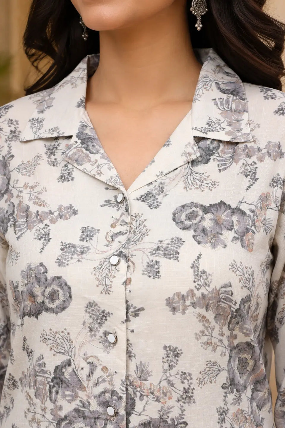 Close-up collar detail of RABRIC floral printed cotton kurta for women