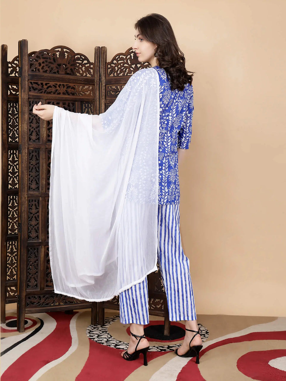 Back view of Rabric women’s cotton kurti set