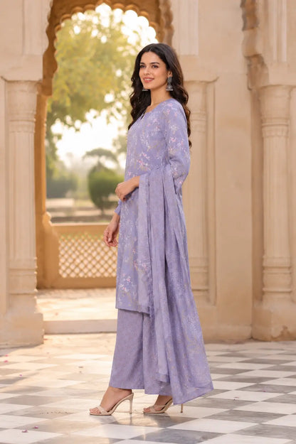 Side angle view of Rabric lavender cambric cotton kurta pant set with dupatta for women casual festive ethnic fashion