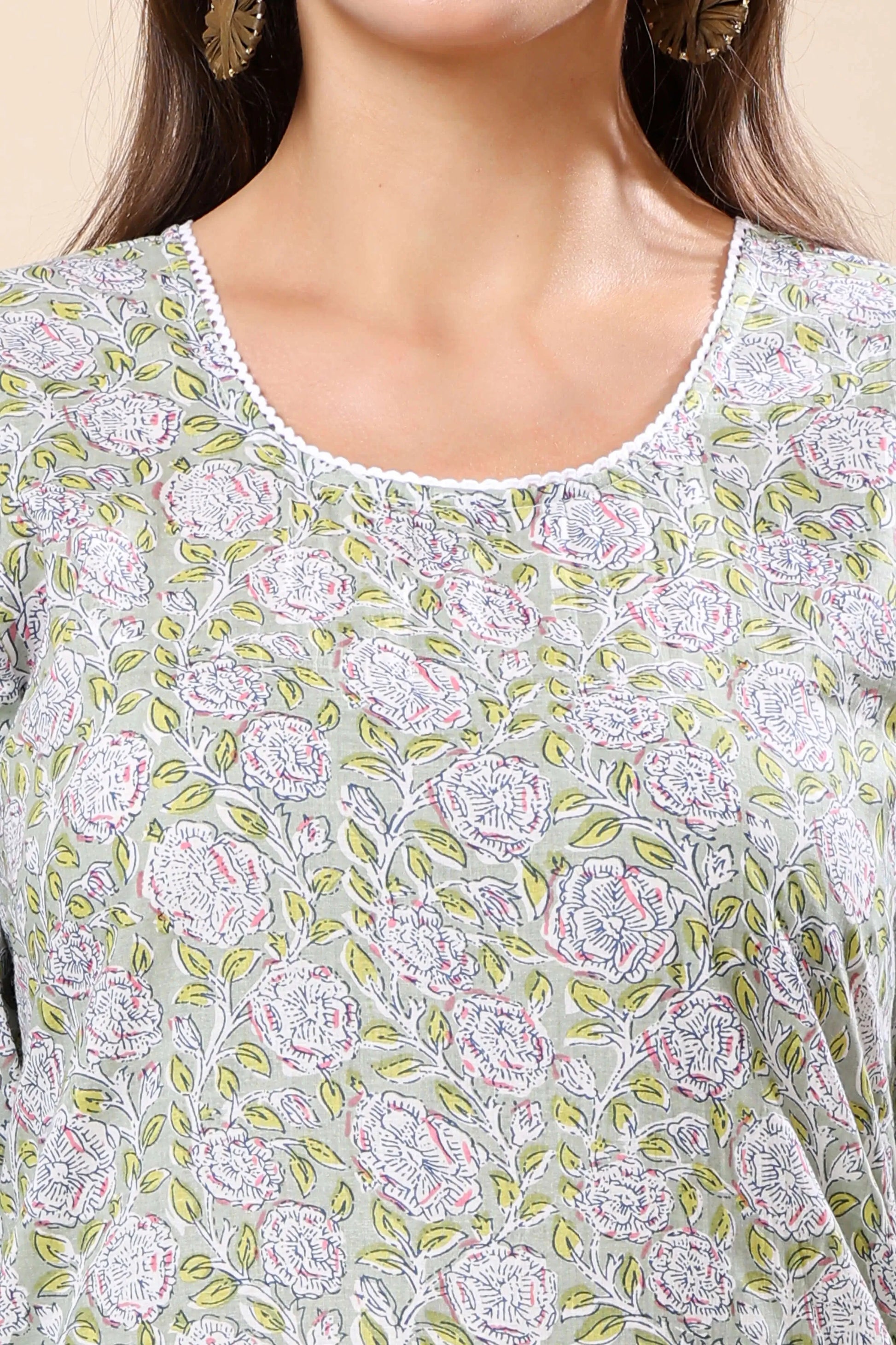 Round Neck Lace Detailing on Rabric Cotton Kurti