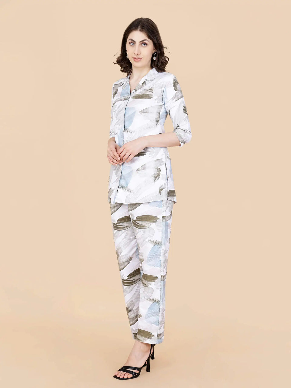 Comfortable loungewear and travel wear co-ord set by Rabric