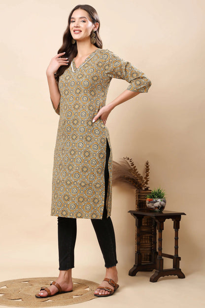 Side view of Rabric printed long kurta for women