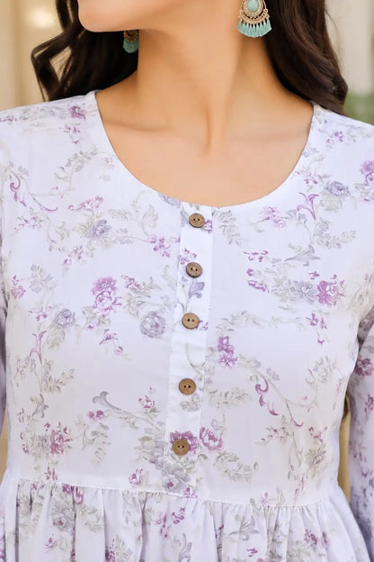 Close up of round neck button detailing on Rabric women’s cotton floral short kurta top
