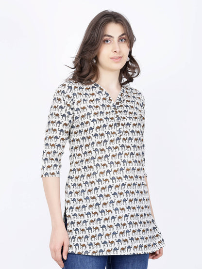 Model wearing Rabric cotton short kurti for casual look