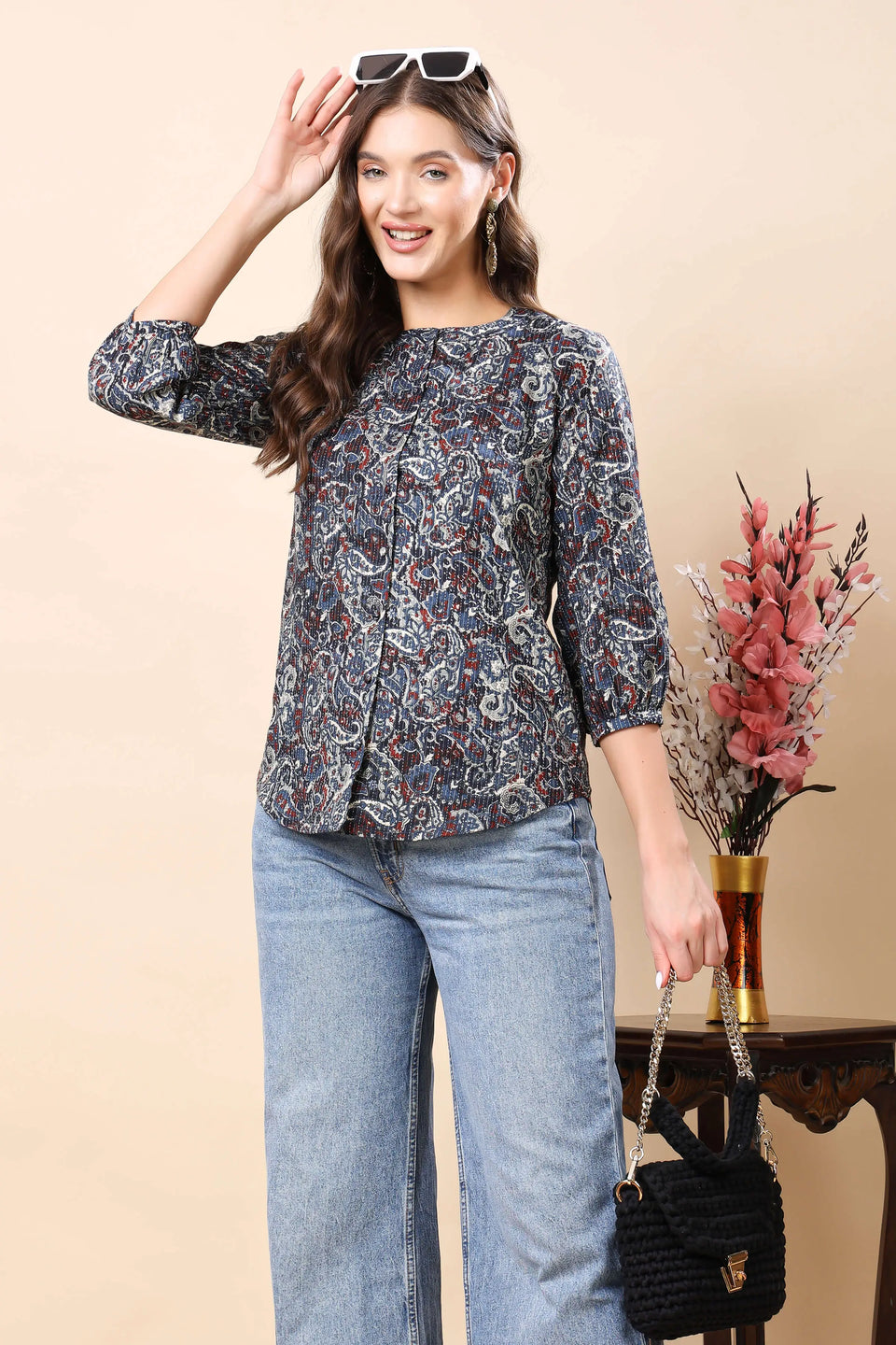 Front button details of Rabric women’s premium short top