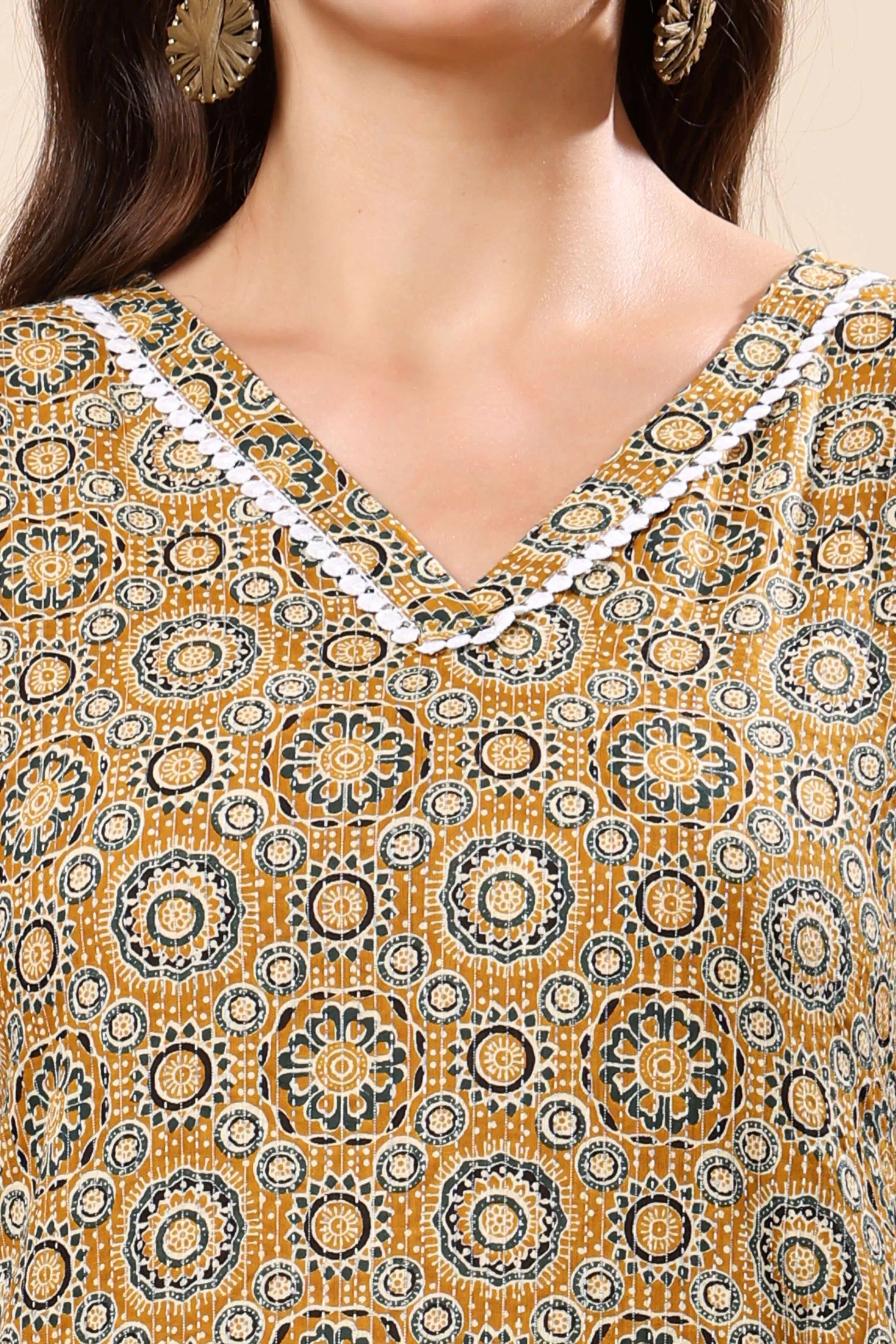 Cotton V-neck kurti with lace detailing by Rabric