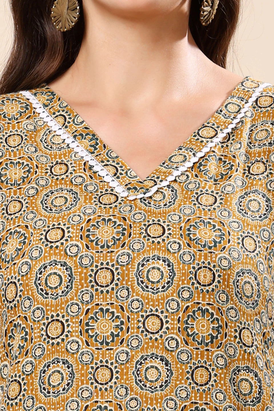 Cotton V-neck kurti with lace detailing by Rabric