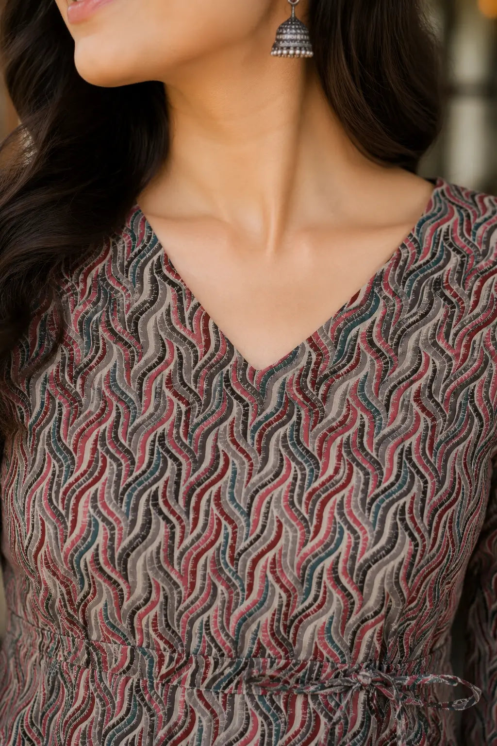 Close up V neck design of Rabric multicolor wave print cotton short top soft cambric cotton fabric stylish women casual wear top