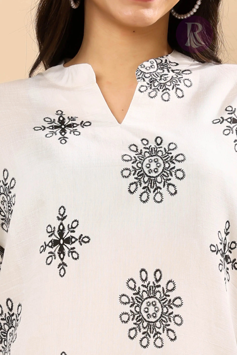 Close-up of V-neck kurta made from Vertican Silk – Rabric co-ord set