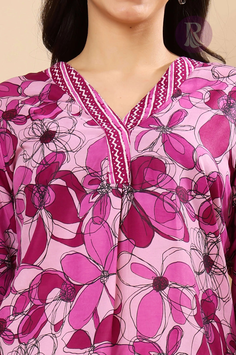 V-neck thread work detail on floral cotton slub kurti for women