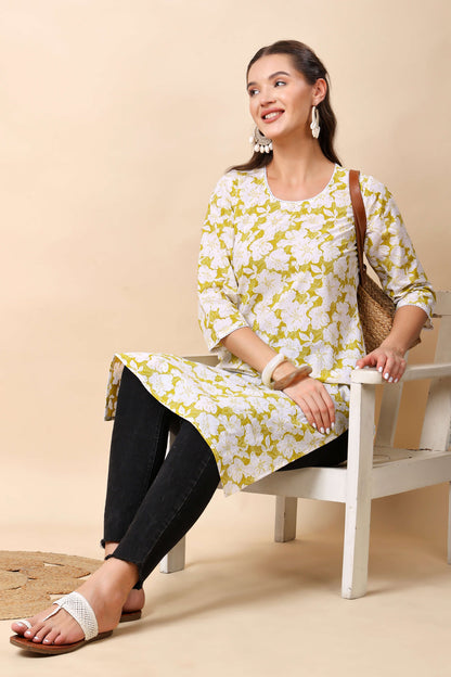 Model Wearing Rabric Floral Cotton Kurti with Black Leggings – Ethnic Look