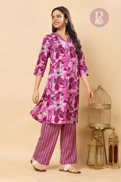 Women’s cotton slub pink kurta pant set with floral print – side view