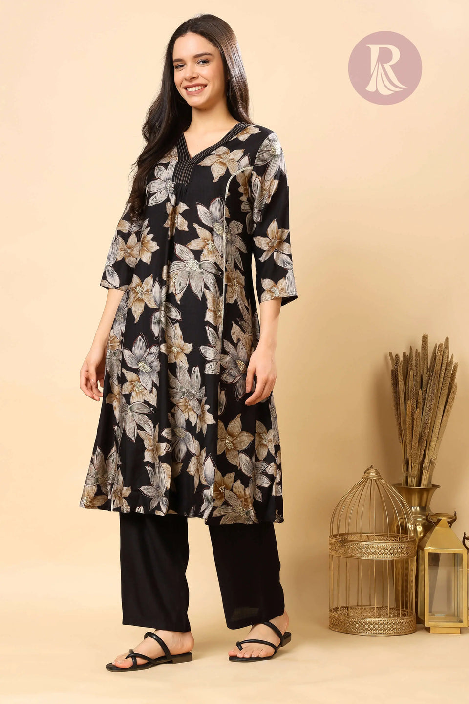 Comfortable women’s kurti set with pocket pants in Vertican Silk