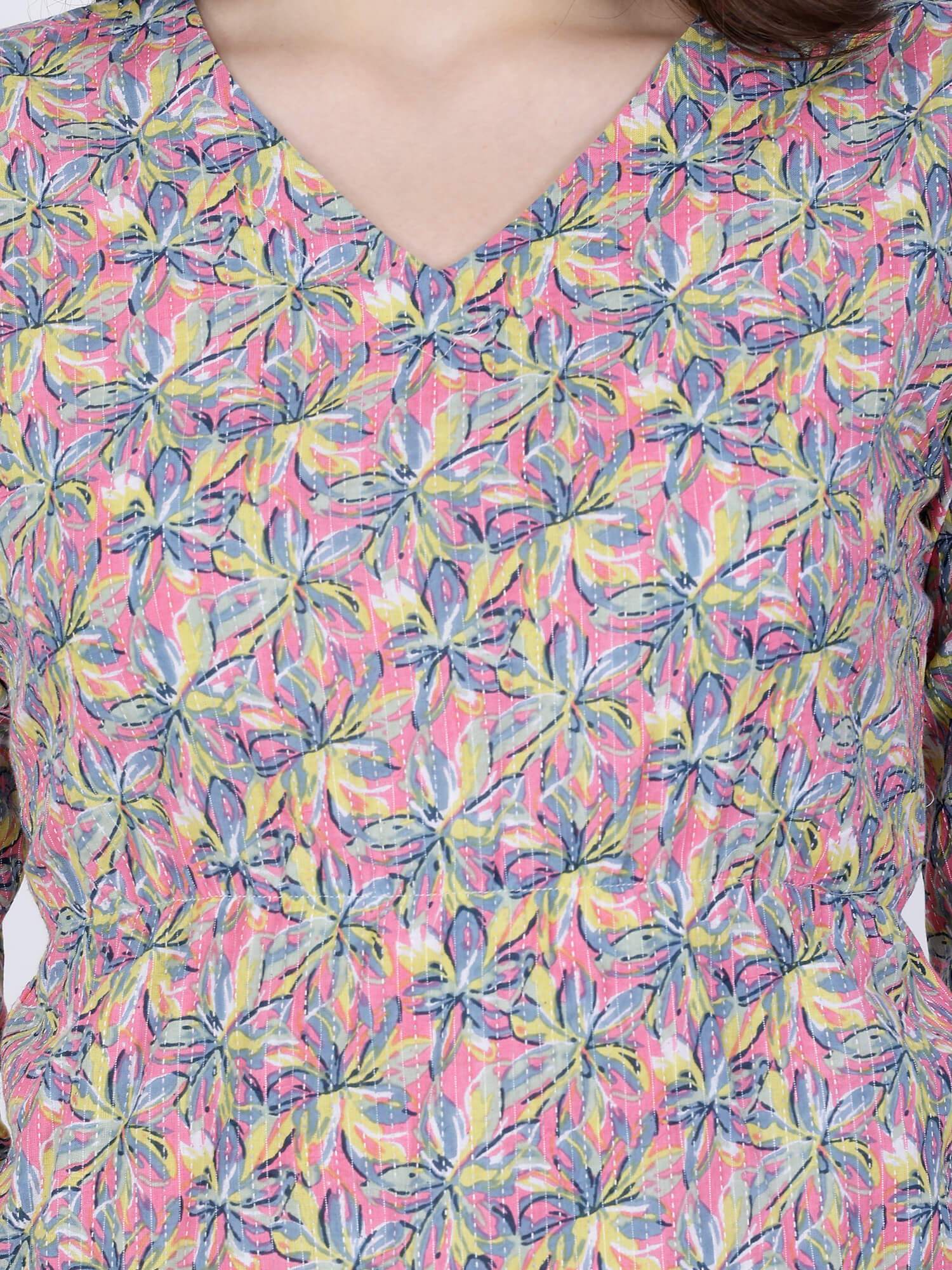 V-neck floral kurti by Rabric close-up detail