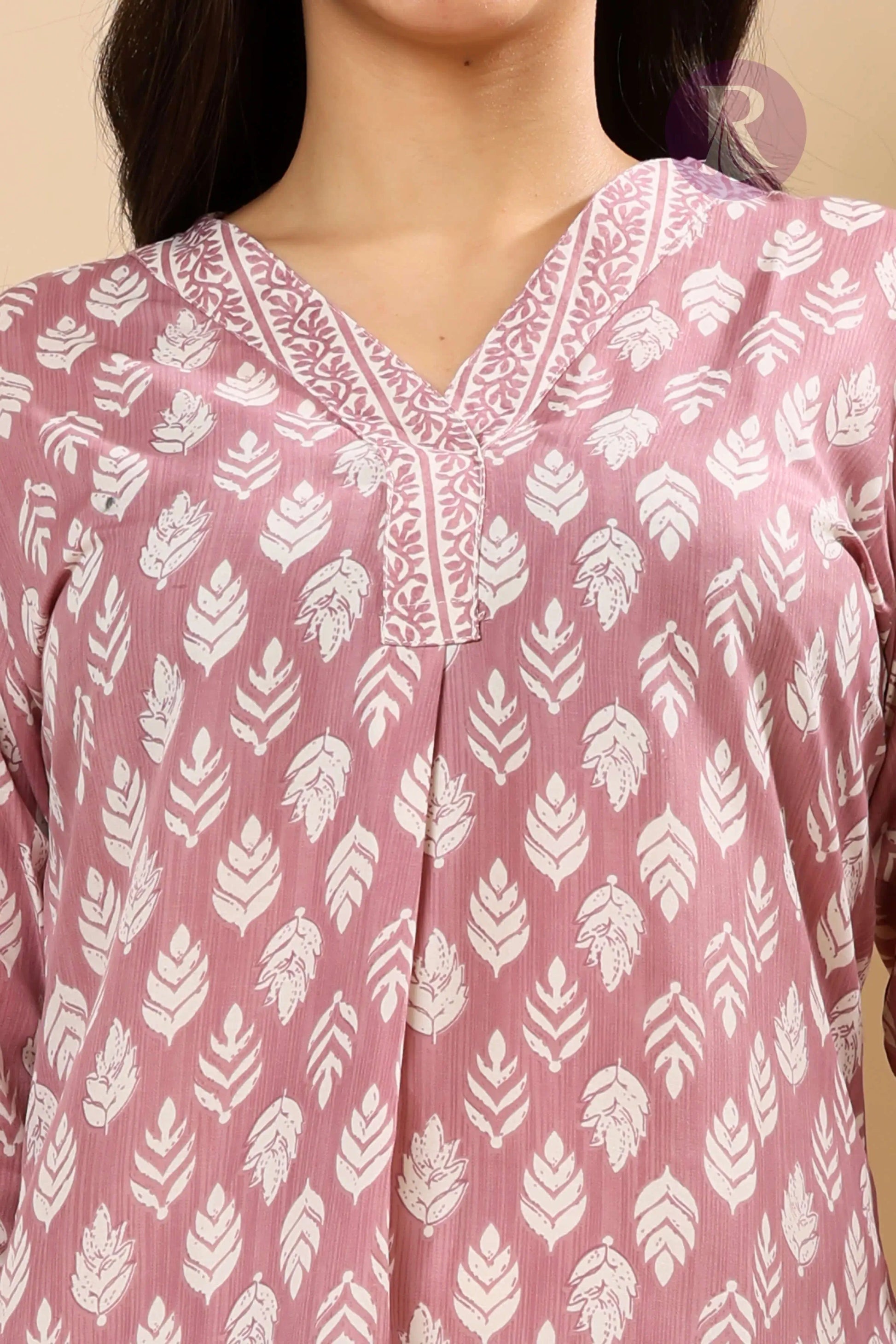 V-neck thread work kurta pant set for women in breathable cotton slub