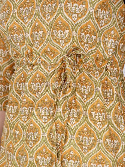Close-up of V-Neck Design and Tie-Up Detail on Cotton Kurti