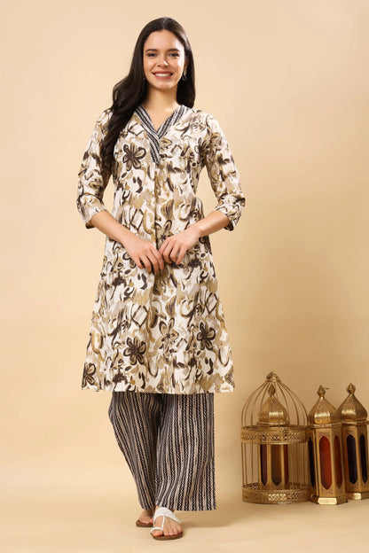 Front view of women’s cotton slub two-piece kurta pant set by Rabric for daily wear